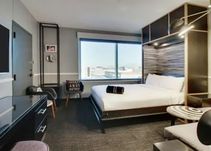 The Rose Chicago, Tapestry Collection By Hilton Rosemont