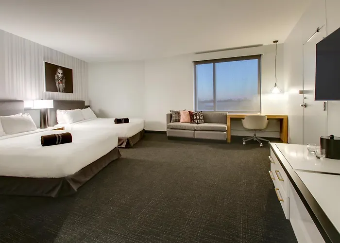Hotel The Rose Chicago, Tapestry Collection By Hilton Rosemont