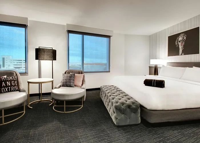 The Rose Chicago, Tapestry Collection By Hilton Rosemont