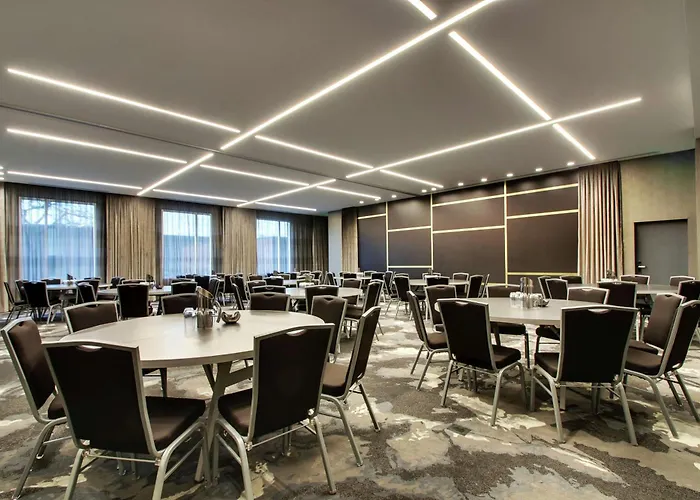 The Rose Chicago, Tapestry Collection By Hilton Hotel 4*