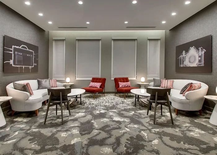 The Rose Chicago, Tapestry Collection By Hilton Hotel Rosemont
