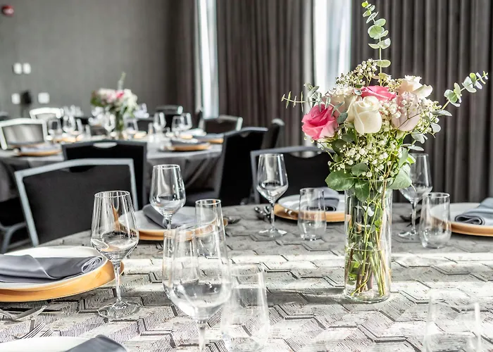 The Rose Chicago, Tapestry Collection By Hilton Hotel 4*