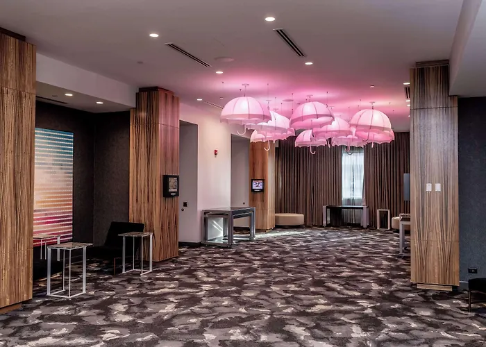 Отель The Rose Chicago, Tapestry Collection By Hilton Розмонт